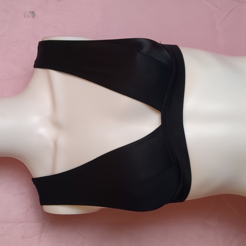 Nasty Gal Get Pool V Neck Bikini Top in Black